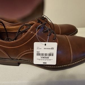 Mens dress shoes. J.Ferrar size 9M. New with tag.